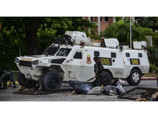 El gobierno venezolano también publicó en internet un video que muestra el presunto sublevamiento militar.