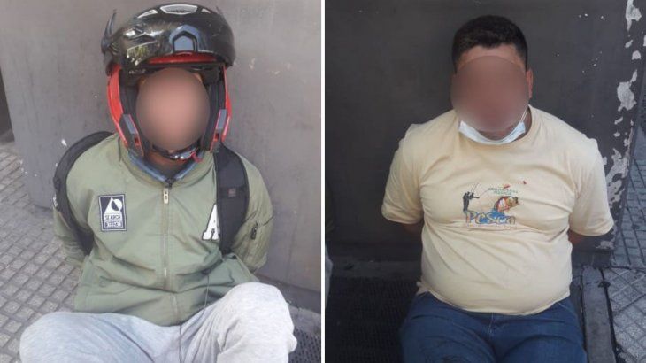 Uno de los ladrones simuló ser un peatón antes de robarle el reloj al turista