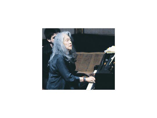 Luego de su frustrada experiencia en el Colón en 2005, la temperamental Martha Argerich eligió ahora Rosario y Paraná.