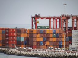 El Índice de Precios de Exportaciones (IPE) cayó por quinto mes consecutivo según el informe de la Cámara de Industrias del Uruguay (CIU). El Índice de Precios de Exportaciones (IPE) cayó por quinto mes consecutivo según el informe de la Cámara de Industrias del Uruguay (CIU).