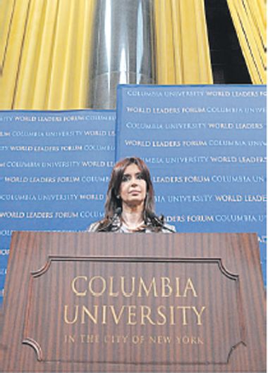 Cristina llevó a Columbia la pelea por ley de medios (foto 1)