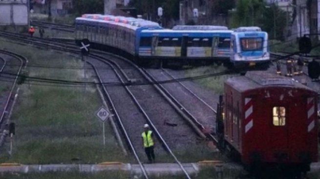 Se conocieron las pericias del maquinista del tren que descarriló.