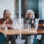 El informe plantea que la integración de agentes de inteligencia artificial con trabajadores humanos está dando lugar a una nueva etapa. El informe plantea que la integración de agentes de inteligencia artificial con trabajadores humanos está dando lugar a una nueva etapa.