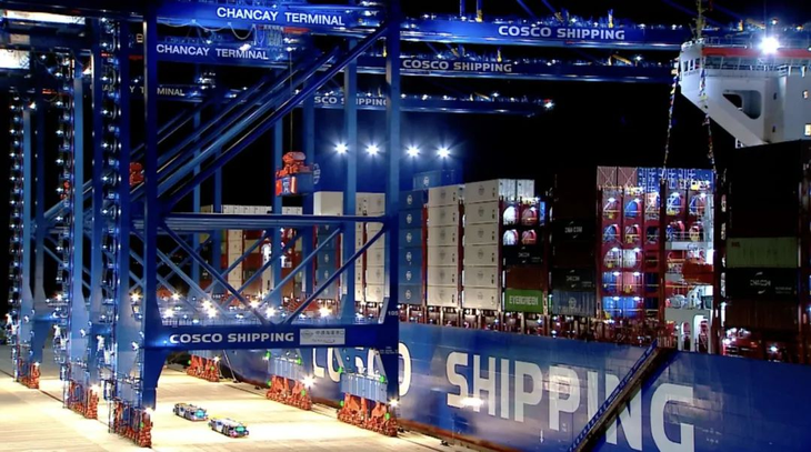 Es un proyecto a gran escala liderado por la empresa estatal china Cosco Shipping Company.