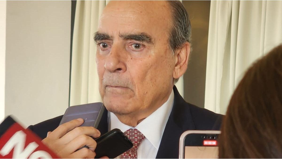 The Government defended the flexibility of the exchange rate, attributed inflation to the opposition and ruled out a devaluation The Government defended the flexibility of the exchange rate, attributed inflation to the opposition and ruled out a devaluation