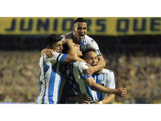Racing pisó fuerte en la Bombonera y llega confiado al clásico.