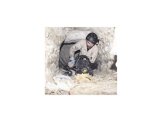 Las autoridades estadounidenses descubrieron en San Diego (California) un túnel de 550 metros excavado por narcotraficantes desde la ciudad mexicana de Tijuana. El hallazgo permitió decomisar 30 toneladas de marihuana.