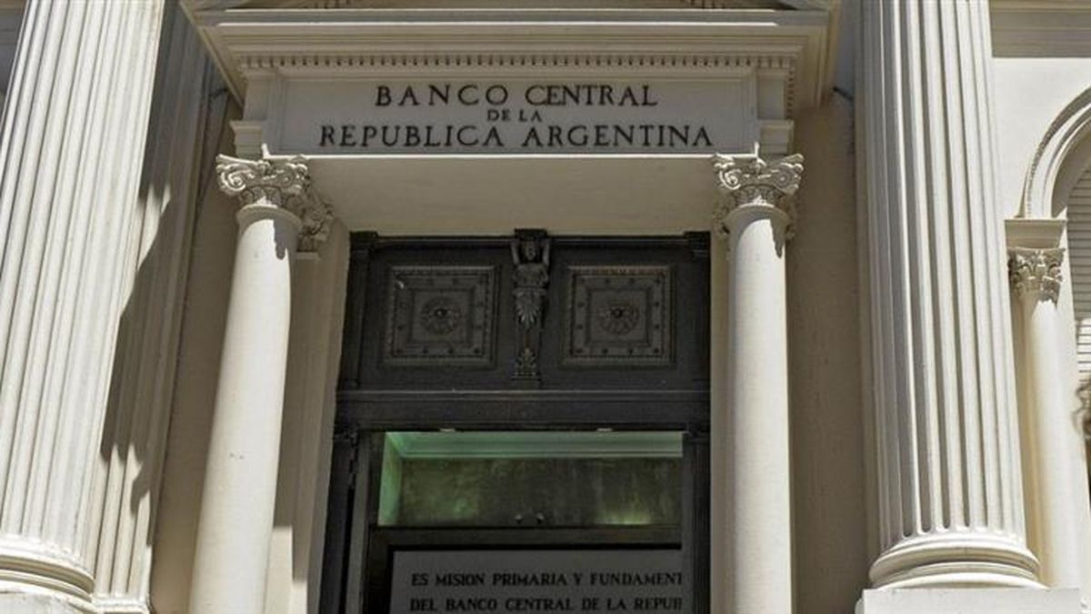 Meta de reservas: qué chances le asigna el mercado a que el BCRA cumpla el objetivo clave con el FMI