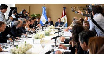 El presidente Mauricio Macri encabezó una reunión de Gabinete en Córdoba junto al gobernador de esa provincia, Juan Schiaretti.