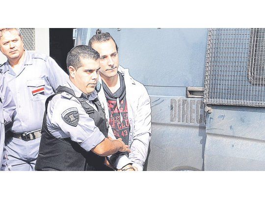 Incidente. Ocurrió hace más de diez días pero recién se conoció ayer: desconocidos se tirotearon con efectivos del Grupo Albatros que custodiaban el domicilio donde vive Leonardo Fariña, testigo protegido en la causa Báez.