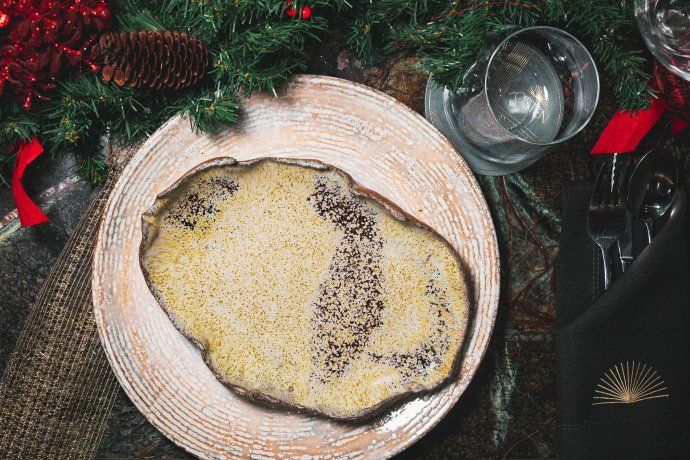 El postre contará con una mesa dulce con pastelería artesanal.