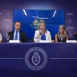 Alejandra Monteoliva, Manuel Adorni y Sandra Arroyo Salgado presentaron los resultados de la investigación que desarticuló una banda criminal de extorsión digital que operaba desde el sistema Penitenciario de PBA. Alejandra Monteoliva, Manuel Adorni y Sandra Arroyo Salgado presentaron los resultados de la investigación que desarticuló una banda criminal de extorsión digital que operaba desde el sistema Penitenciario de PBA.