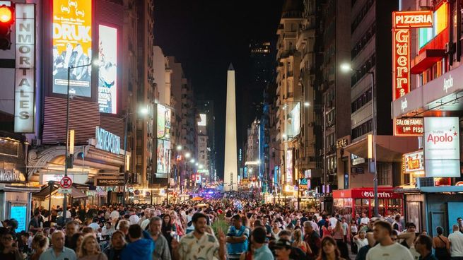 La avenida Corrientes será epicentro de los festejos que comenzarán en la tarde del sábado.&nbsp;