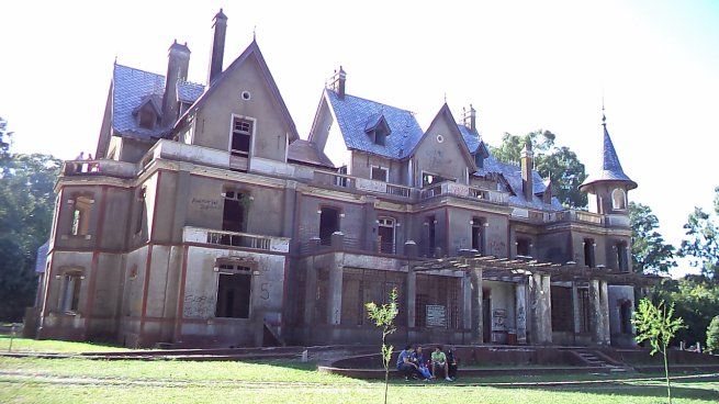 Uno de los edificios más admirables del pueblo de Rauch.
