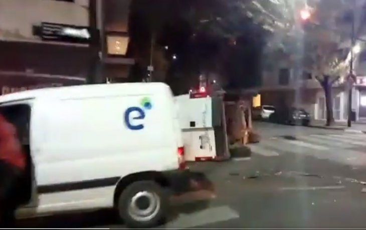Volcó una ambulancia en Palermo y hay heridos