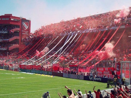 vuelta del publico a las canchas.jpg