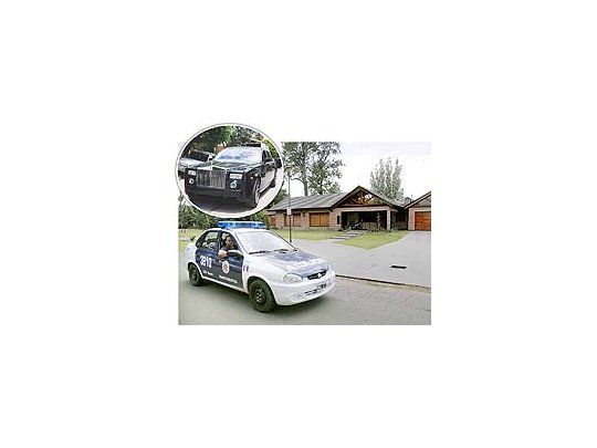 La mansión del empresario Mario Segovia fue allanada en la provincia de Santa Fe, dondesecuestraron cinco autos de lujo: un Rolls Royce modelo 2008 (foto), dos camionetasHummer, una Land Rover y un cuatriciclo último modelo.
