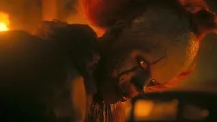 La mirada aterradora de Pennywise llegó a la televisión en una serie a la altura del personaje. La mirada aterradora de Pennywise llegó a la televisión en una serie a la altura del personaje.