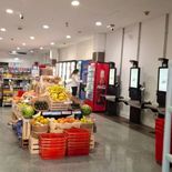 La apertura se da en un contexto de consumo estancado y cambios en los hábitos de compra. La apertura se da en un contexto de consumo estancado y cambios en los hábitos de compra.