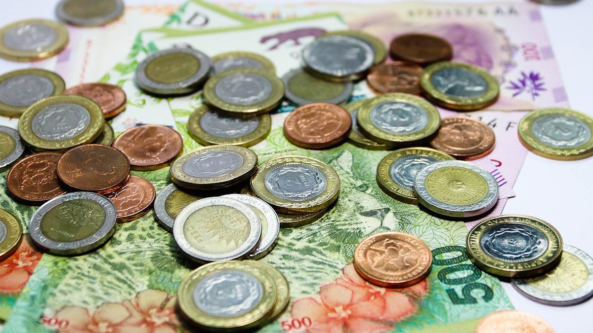 The peso is already worth more for its metal than as a means of payment, the Argentine devaluation in the Spanish media