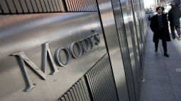 Moodys lowered his qualification to the USA Moodys lowered his qualification to the USA