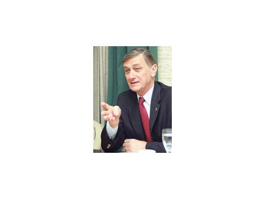 Hermes Binner considera que no puede haber una política del Banco Central distinta a la impulsada por el Gobierno.