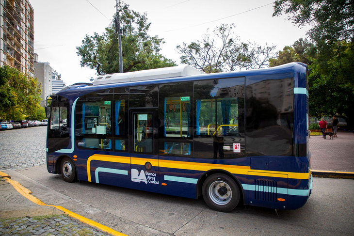 Los buses eléctricos en la Ciudad. Los buses eléctricos en la Ciudad.