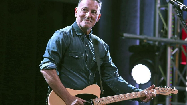 Bruce Springsteen had to cancel a tour due to health problems