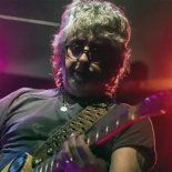 Ataron, desvalijaron y golpearon a un reconocido músico. Ataron, desvalijaron y golpearon a un reconocido músico.