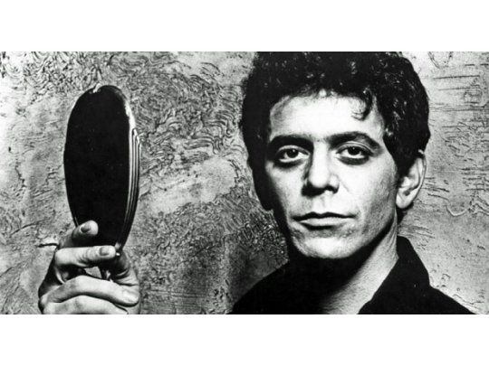 La oscura vida de Lou Reed, un guitarrista que marcó a generaciones con su música experimental.