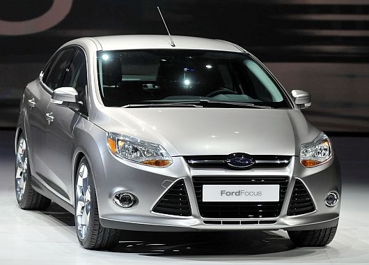 Ford lanza el nuevo modelo de Focus, un auto familiar pero pequeño.