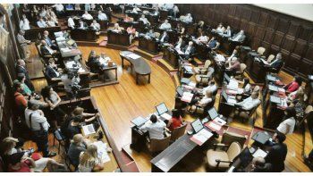 FINAL. La Cámara de Senadores convirtió ayer en ley el proyecto de Presupuesto 2018, tras la aprobación que le había dado Diputados a la iniciativa girada por el gobierno de Alfredo Cornejo.