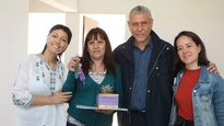 jorge ferraresi y mayra mendoza entregaron mas viviendas en quilmes
