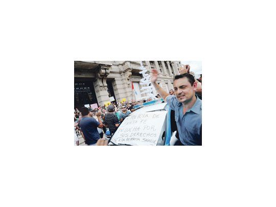 POLICÍAS: Un arreglo que ya es impagable