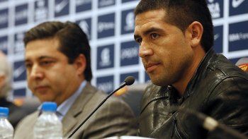 Angelici apuntó otra vez contra Riquelme.