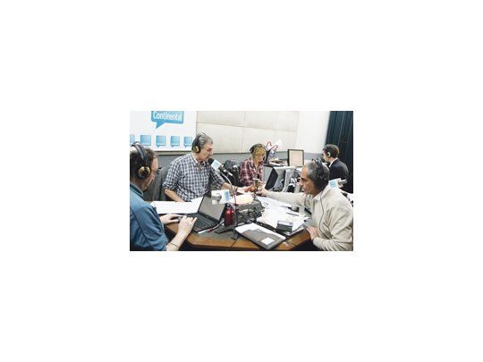 A DOS VOCES: Víctor Hugo desde la pecera