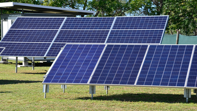 En el predio del Centro se instaló un sistema de bombeo solar y mini parque fotovoltaico para autoconsumo y apto para generación distribuida.