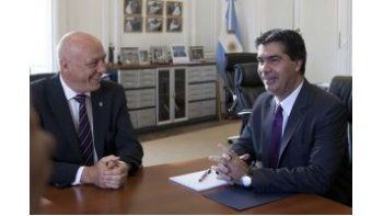 El Jefe de Gabinete de Ministros de la Nación, Jorge Capitanich, recibe al Gobernador de Santa Fe, Arturo Bonfatti.