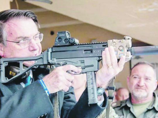 LIBERACIÓN. Con estos decretos, el presidente ultraderechista Jair Bolsonaro cumplió con una de sus promesas de campaña.