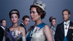 the crown suspende su rodaje tras la muerte de isabel ii