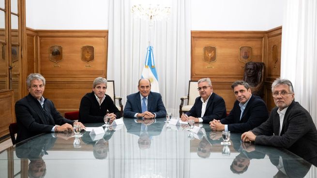 El Gobierno nacional recibió al gobernador de Catamarca, Raúl Jalil.