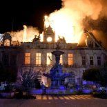 Disturbios en Francia: calles arrasadas, edificios incendiados y más de 800 detenidos.