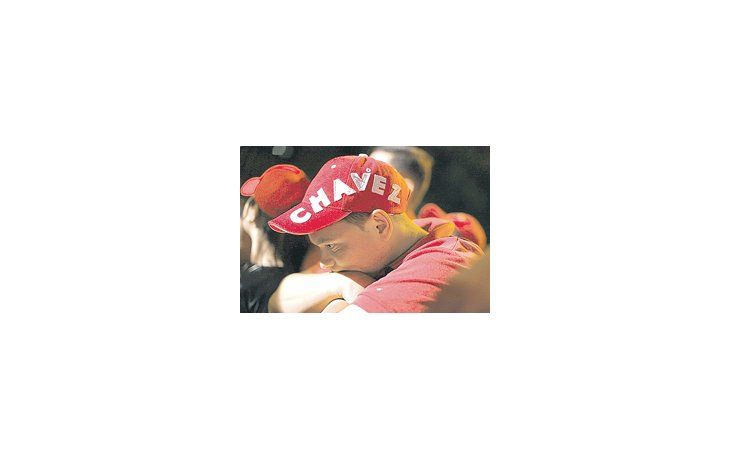 ámbito.com | La desazón se apoderó de los militantes chavistas a medida que se conocían proyecciones del escrutinio de la elección legislativa del domingo. La participación popular fue más alta que lo habitual en Venezuela.
