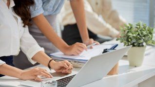 Consultoras destacaron cualidades de los perfiles más buscados, entre ellos la adaptabilidad en un entorno cambiante.