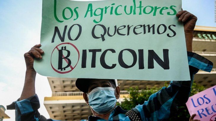 La medida llega luego de que la criptomoneda tambi&eacute;n perdiera popularidad entre los ciudadanos.