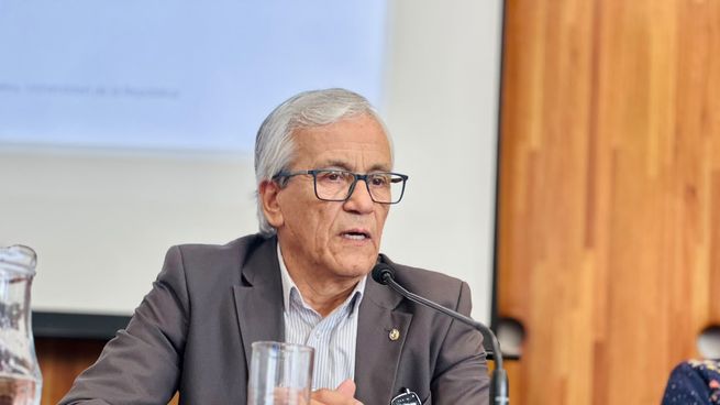 El ministro Juan Castillo vuelve a poner sobre la mesa la discusión sobre la jornada laboral.&nbsp;
