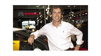 ámbito.com | Luis María Basavilbaso en el stand de Citroën en Pinamar