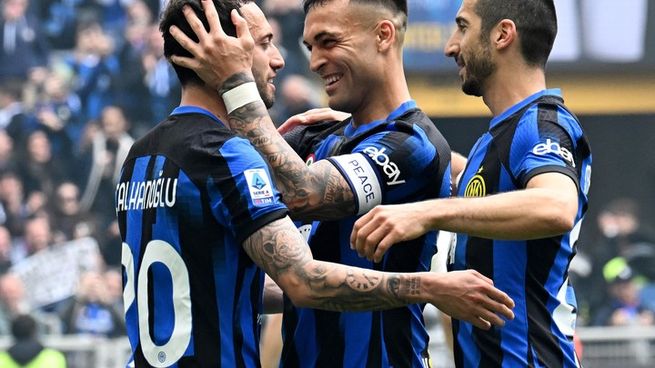 El festejo del capitán del Inter campeón, Lautaro Martínez.