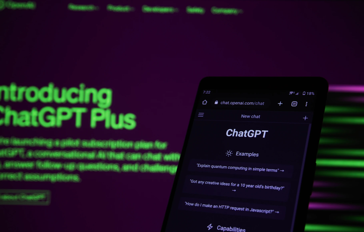 ChatGPT Voice permite tener una conversación más dinámica con la aplicación, al no tener que escribir todas las instrucciones. ChatGPT Voice permite tener una conversación más dinámica con la aplicación, al no tener que escribir todas las instrucciones.