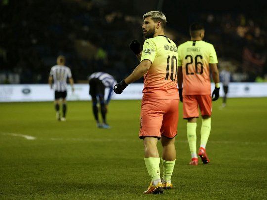 Sergio Agüero anotó el único gol del Manchester City, que tuvo un partido complicado.